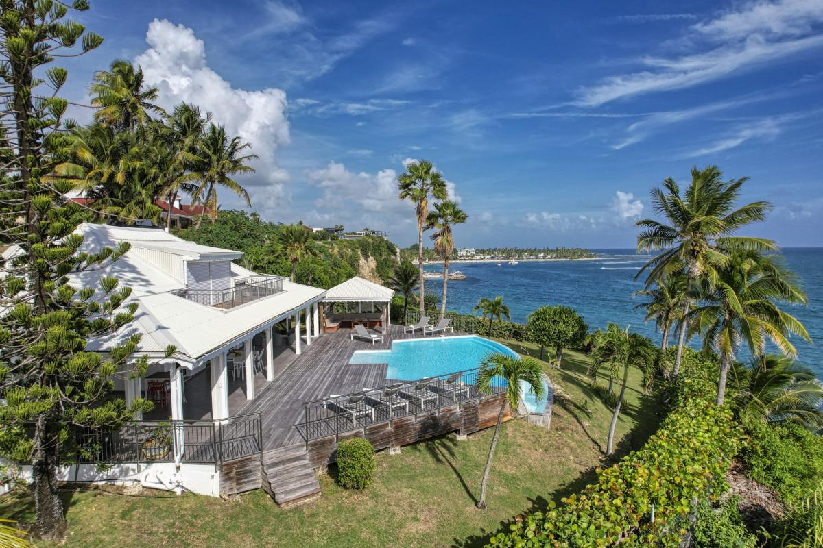 50.Location villa piscine Sainte Anne Guadeloupe_vue ensemble